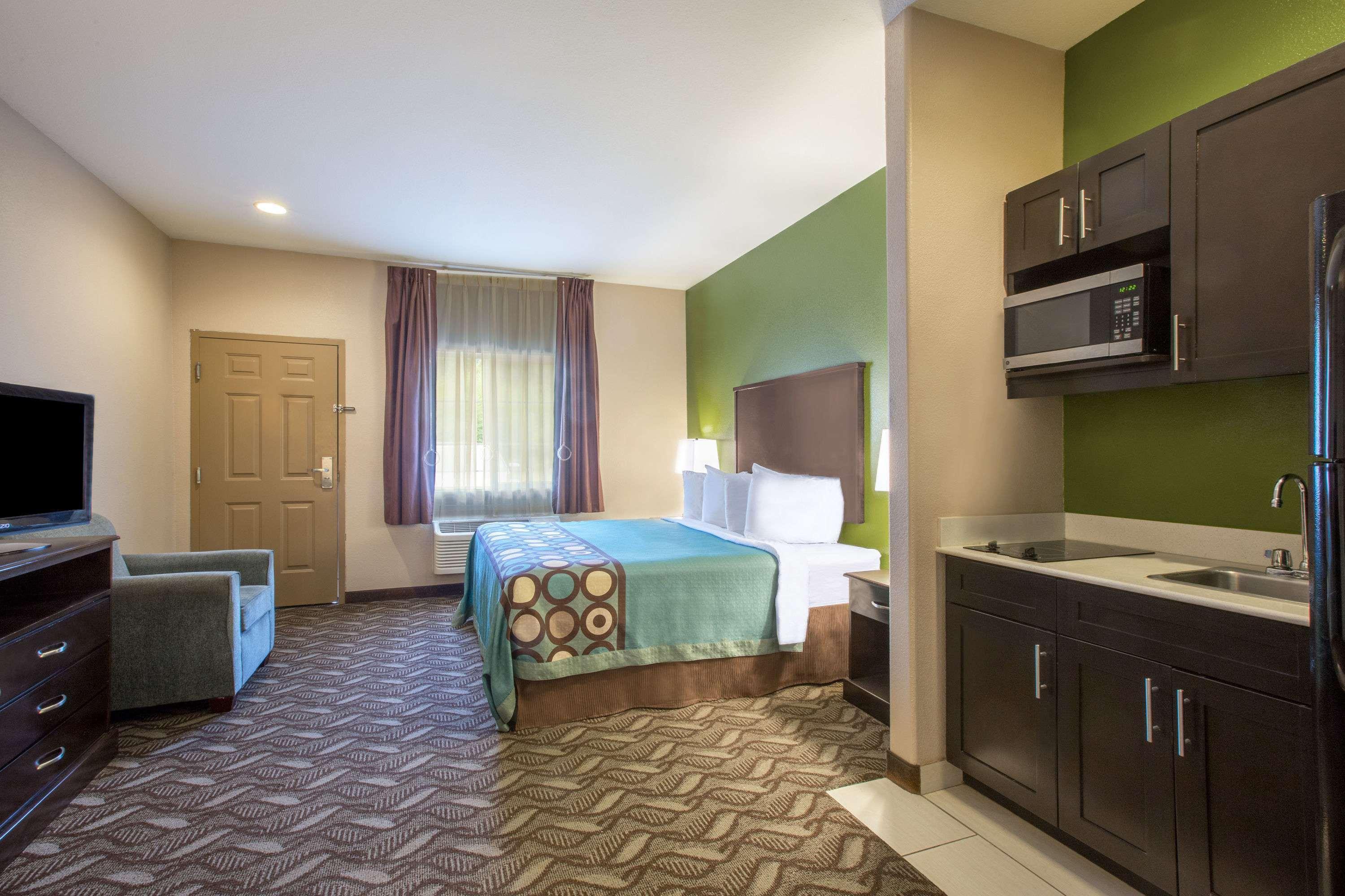 Super 8 By Wyndham Mansfield La Hotel Екстериор снимка